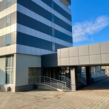 Hotel Monogram Park Ruma Exterior foto