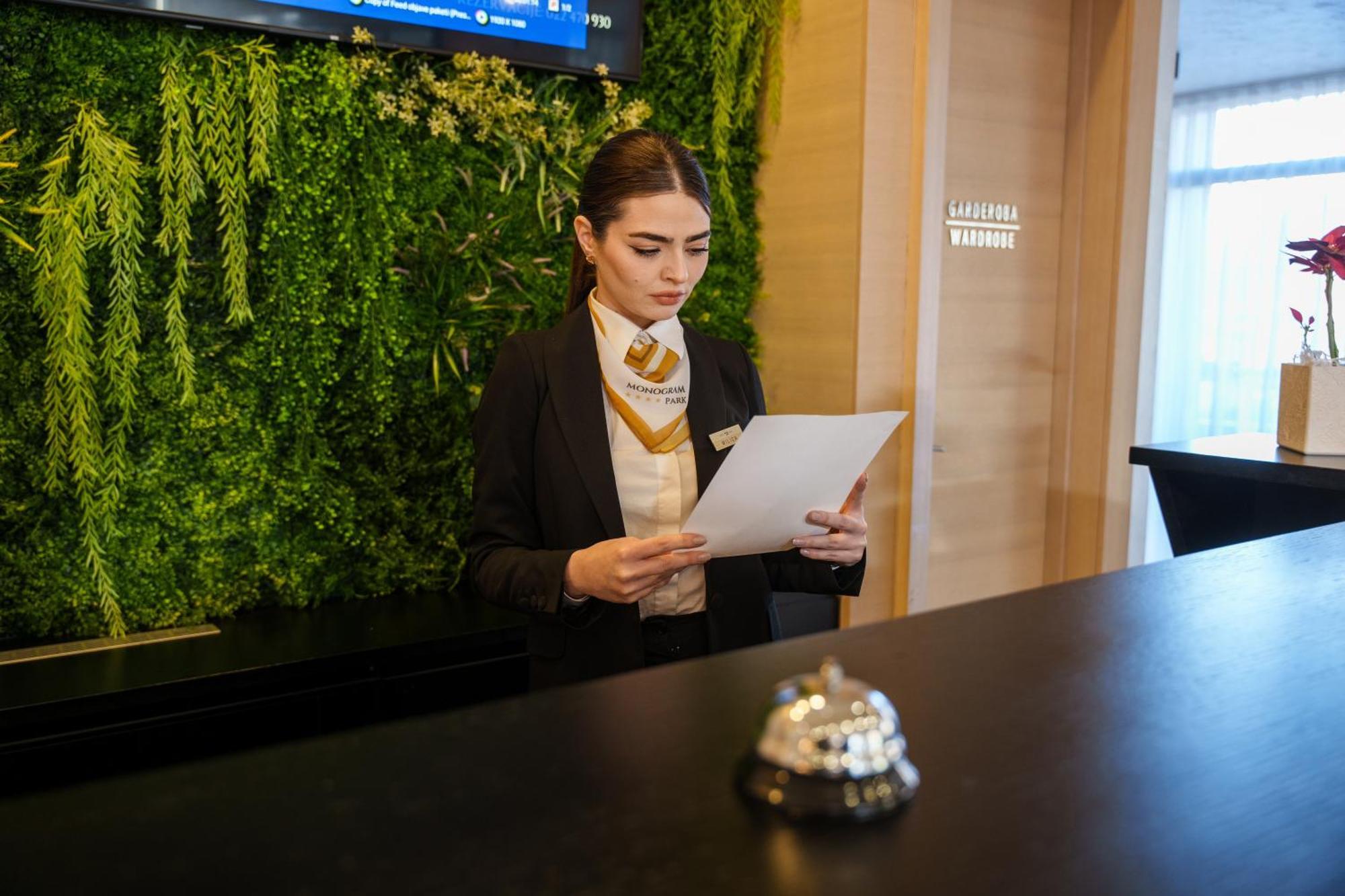 Hotel Monogram Park Ruma Exterior foto