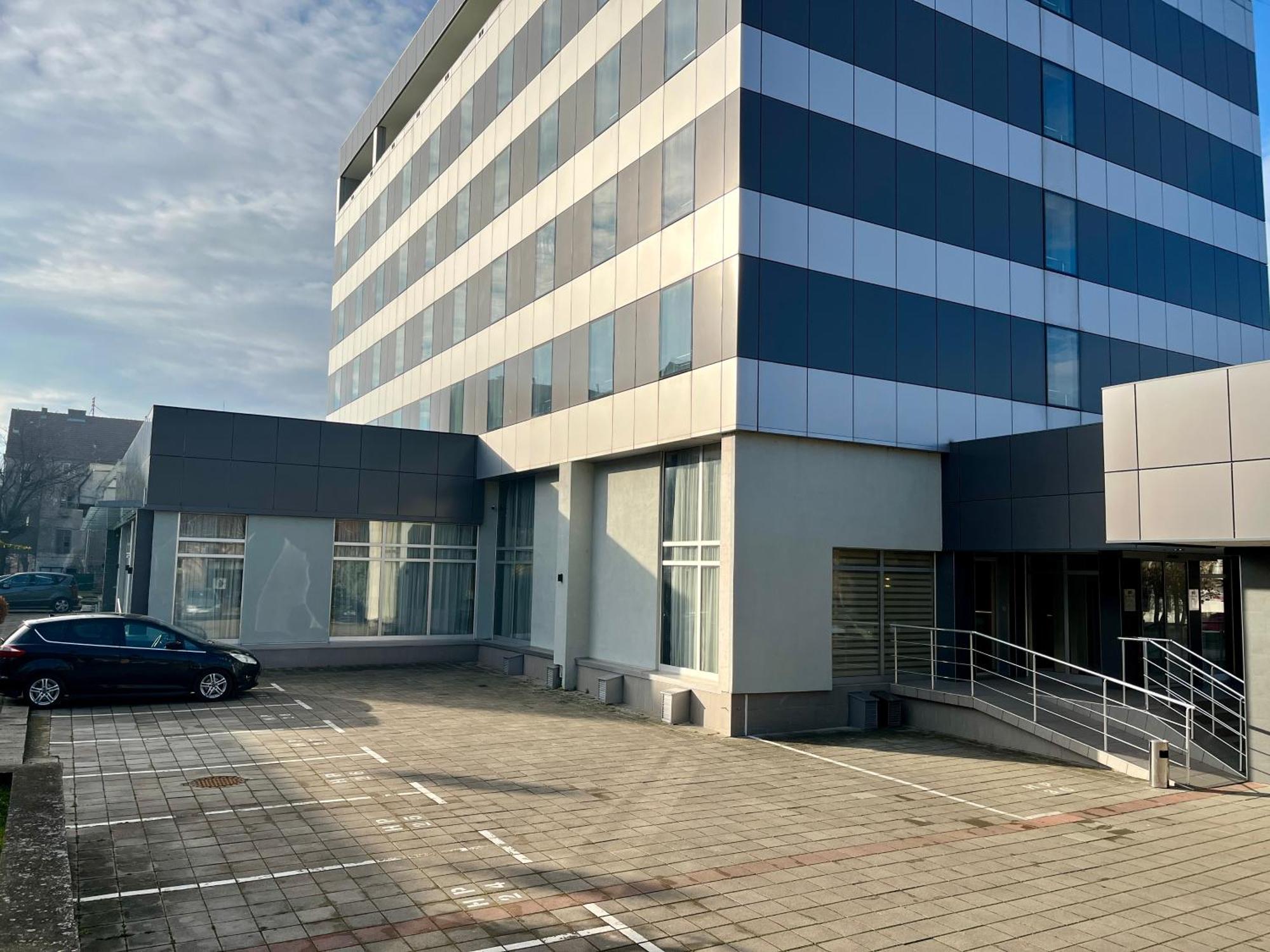 Hotel Monogram Park Ruma Exterior foto
